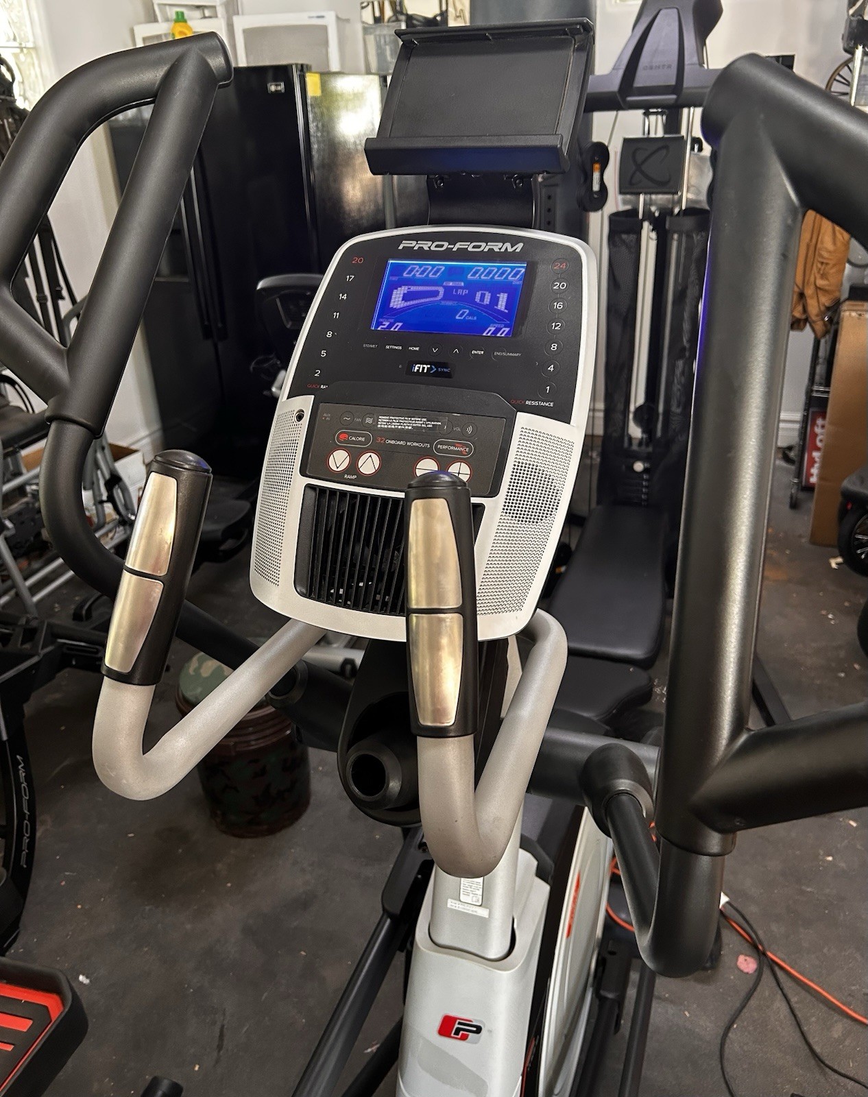 ProForm Endurance 1120 E Elliptical Machine, 24 Programs, Adjustable Stride