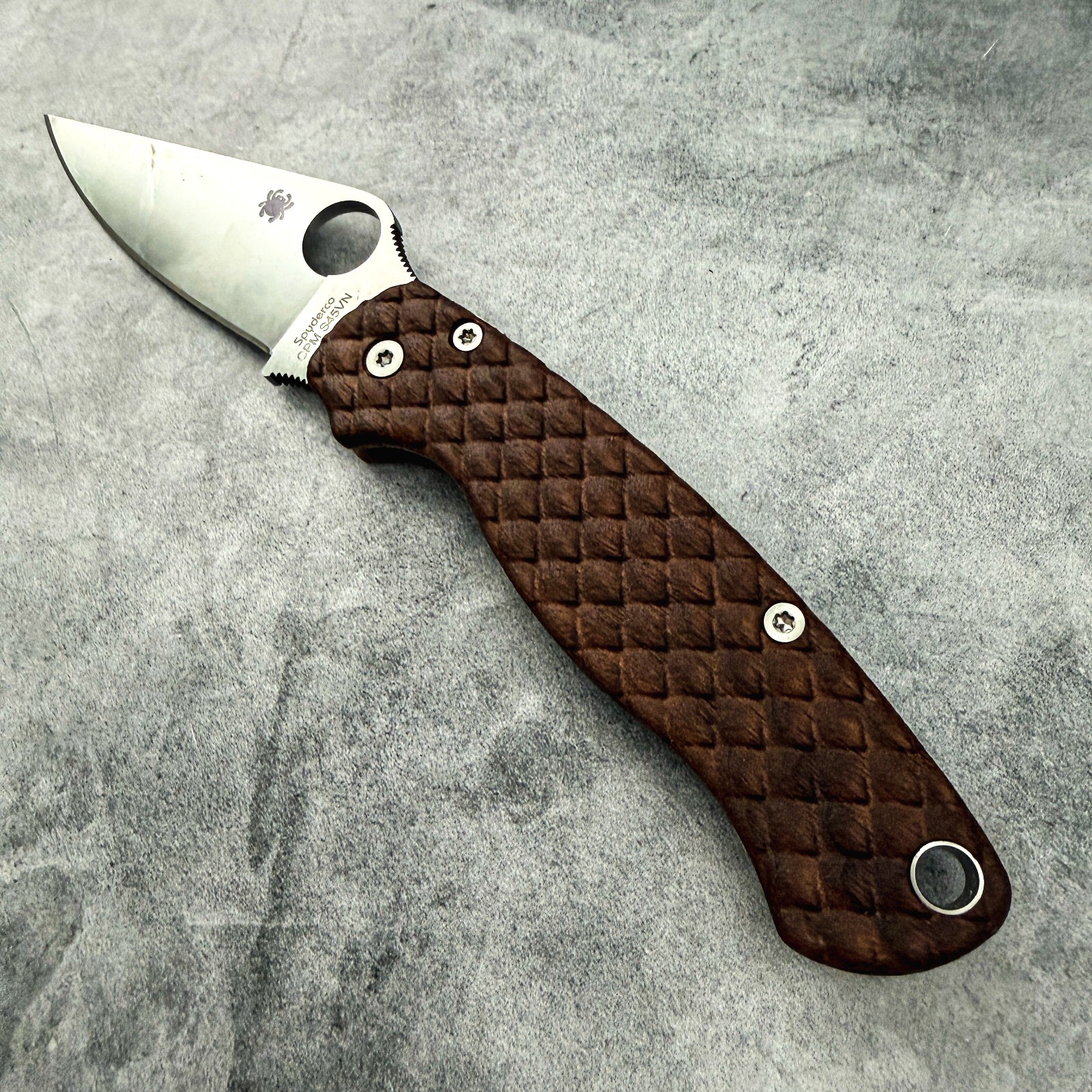 Dragonscale walnut scales for Spyderco Paramilitary 2