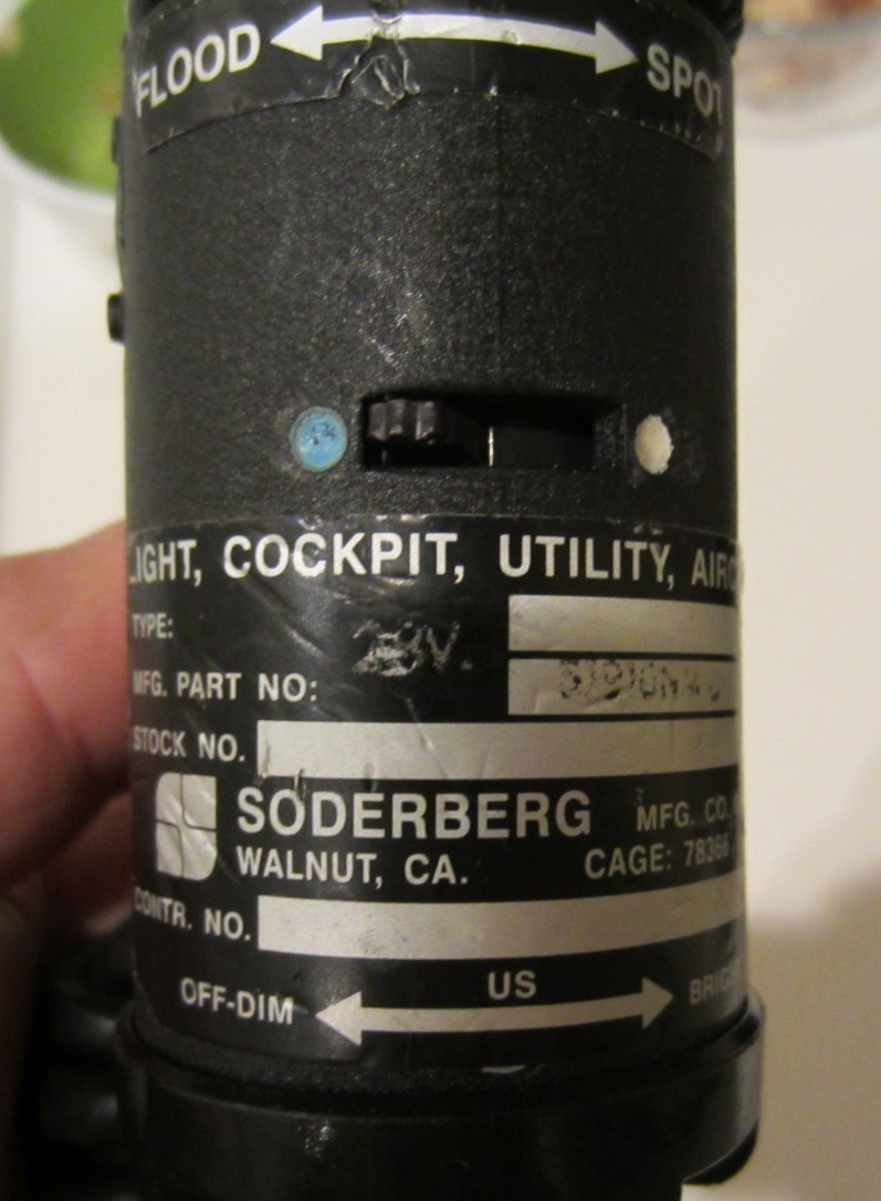 AIRCRAFT COCKPIT UTILITY LIGHT SODERBERG UNREADABLE PART NUMBER CLEAR LENSE