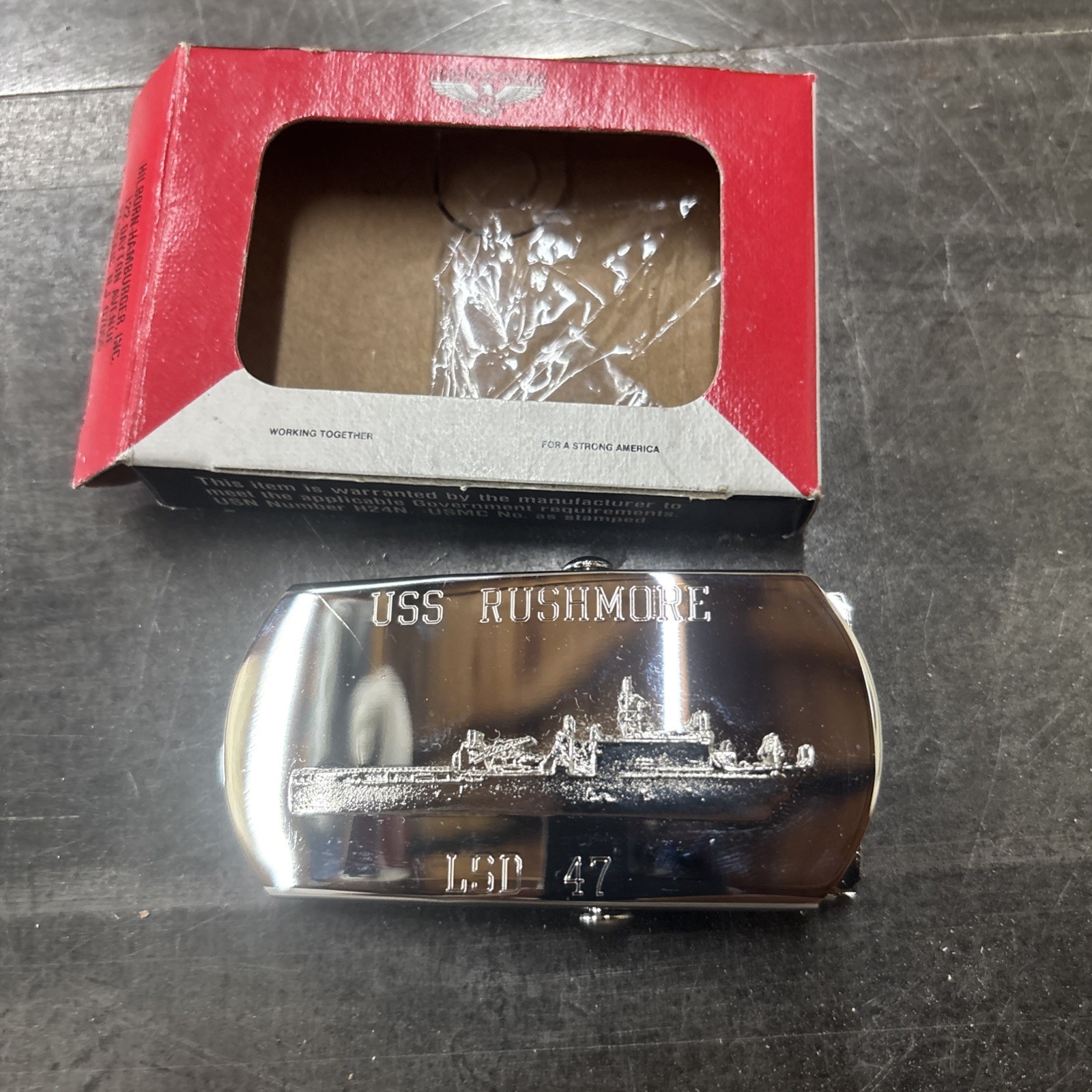 BELT BUCKLE u.s.s RUSHMORE LSD - 47 + BRAND NEW IN BOX