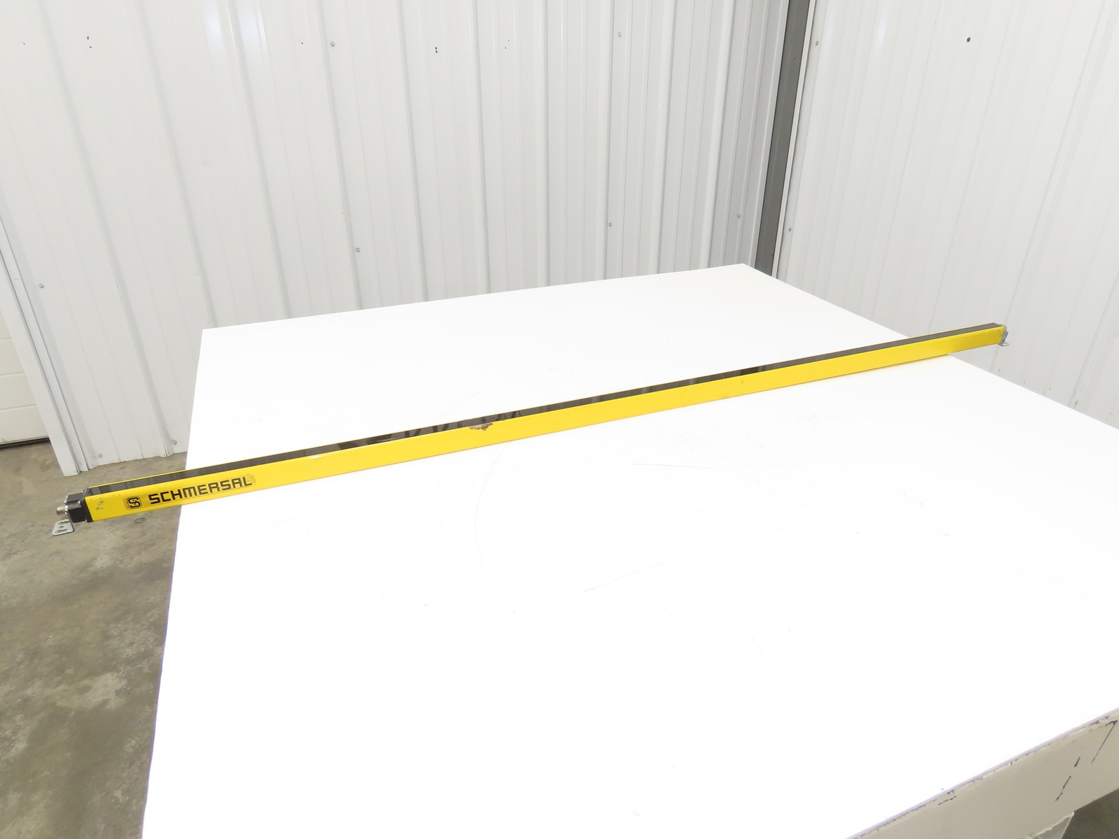Schmersal SLC440COM-R-1450-14 Safety Light Curtain Receiver Only -Needs Repair