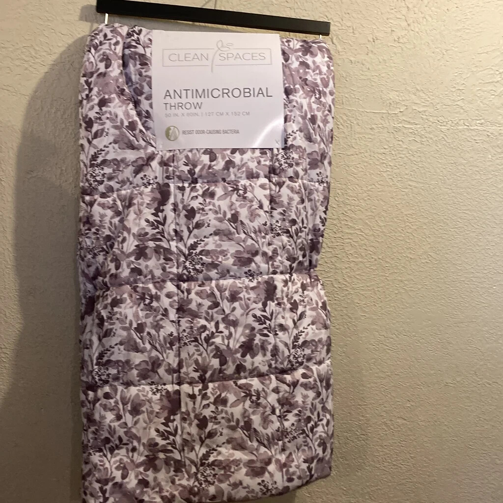 CLEAN SPACES Quilted Throw ~ 50 in. x 60 in ~ Floral plum
