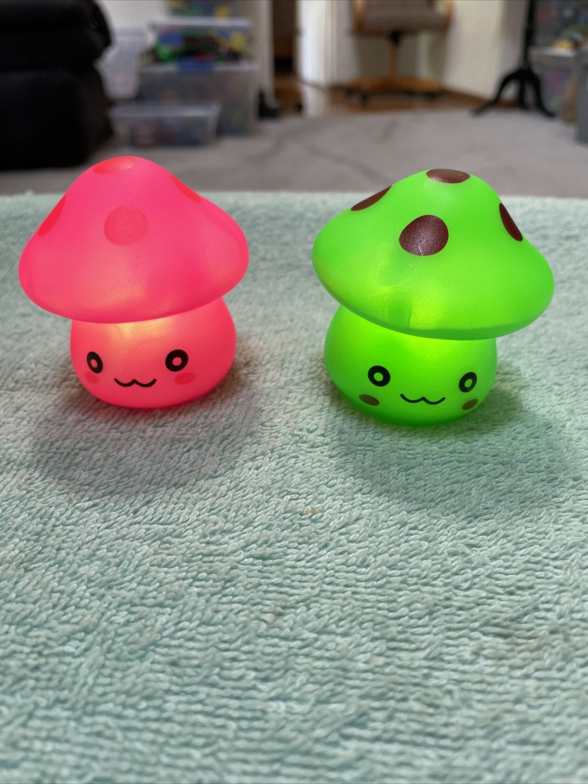 2 Piece Mushroom Shaped Night Lights On Off Switch About 2 Inches X 2 Inches New