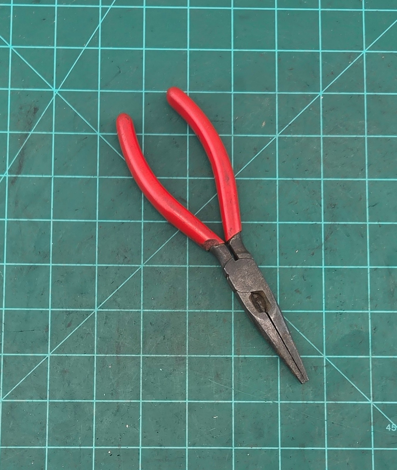 Snap On Tools 196CP Needle Nose Pliers with cutter jaw