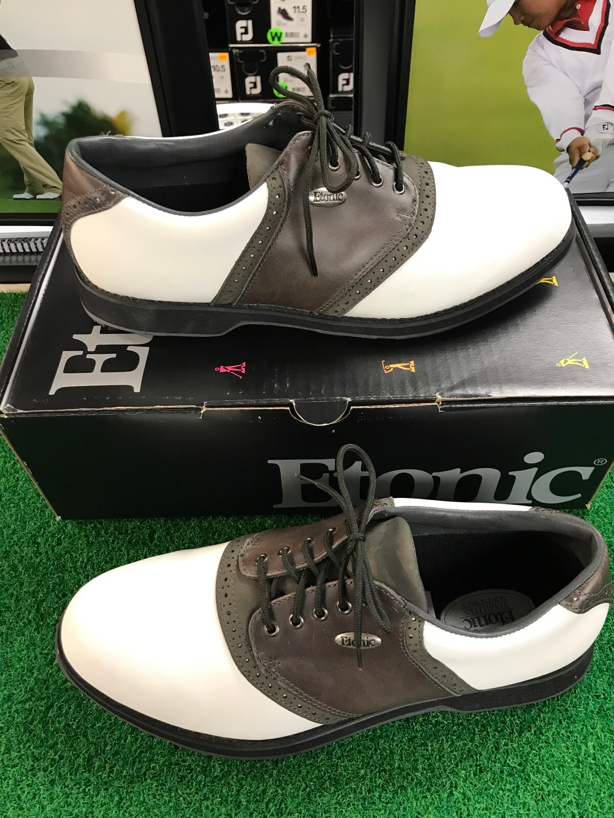 Etonic Stabilites Soft-Spike/Spikeless White/Brown Men's size 10.5M