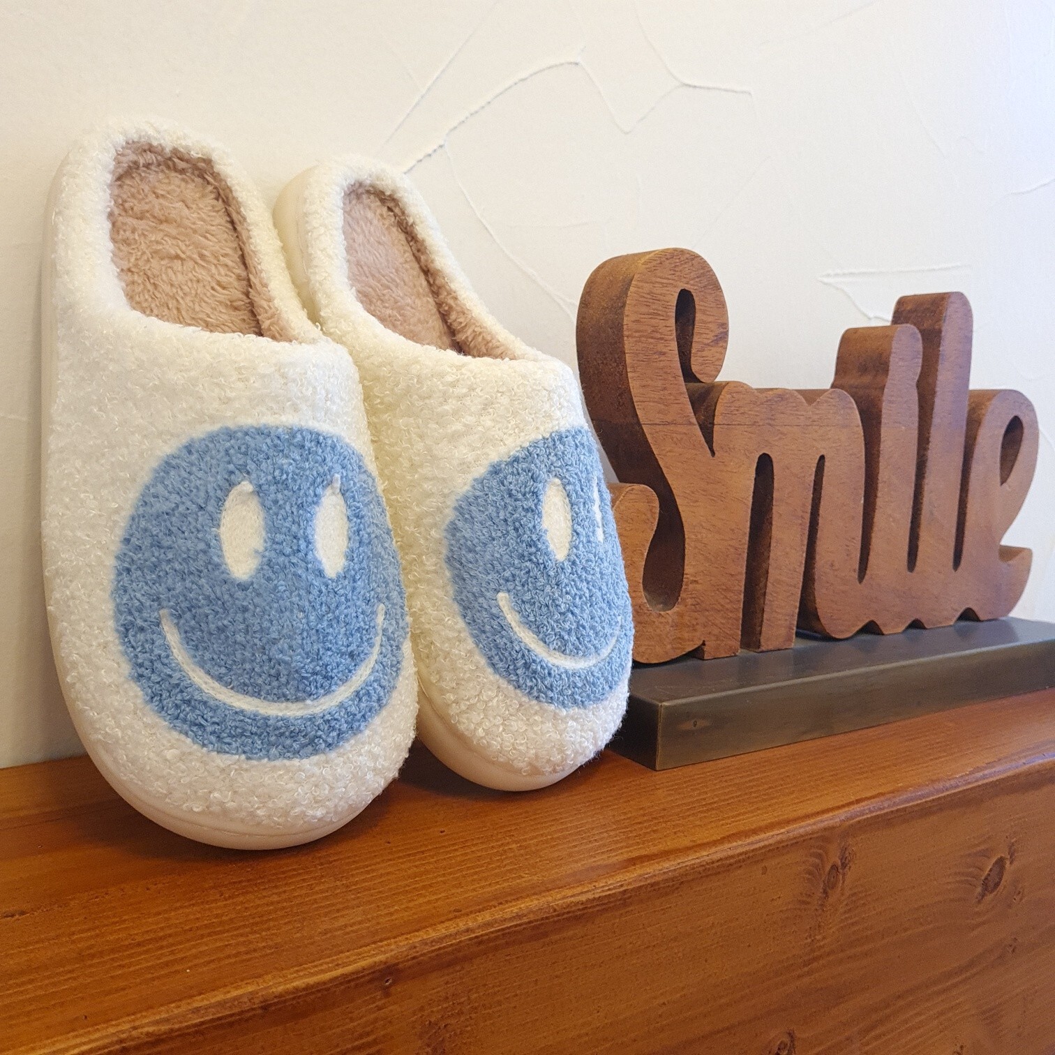 Slipper's Emoji Happy Face, Woman's Christmas Gift, US 7, Unisex and even Teens