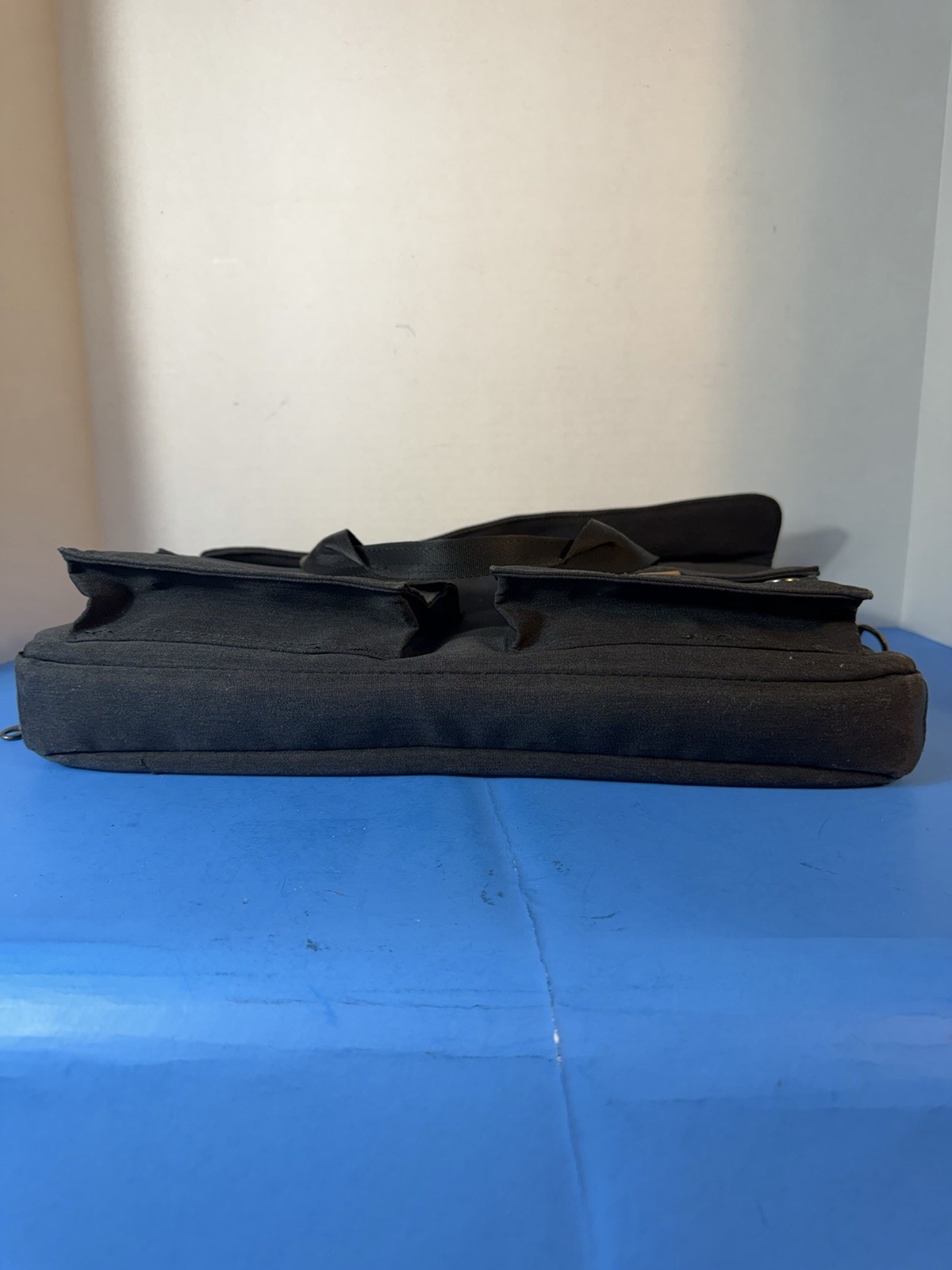 PKG - Shoulder Bag for 16" Laptop - Black