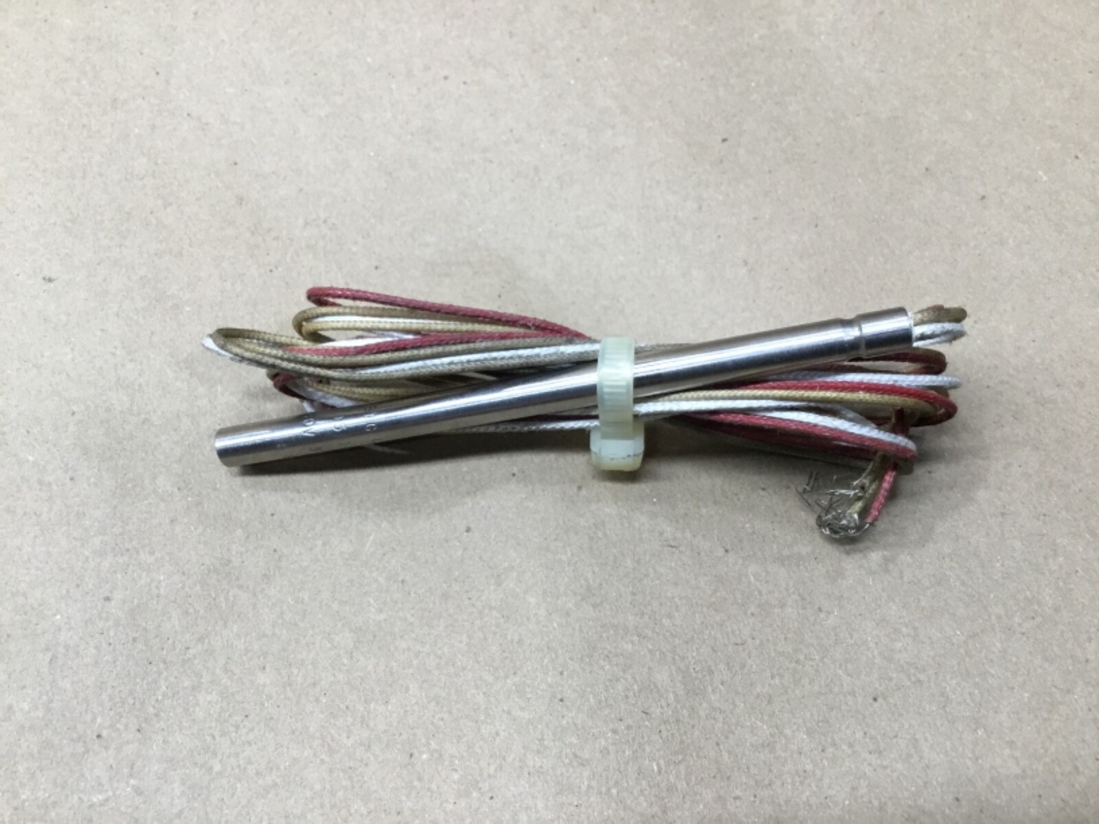 BIG CHIEF 95113030 HEATING CARTRIDGE 375W 240V Thermocouple #38B23