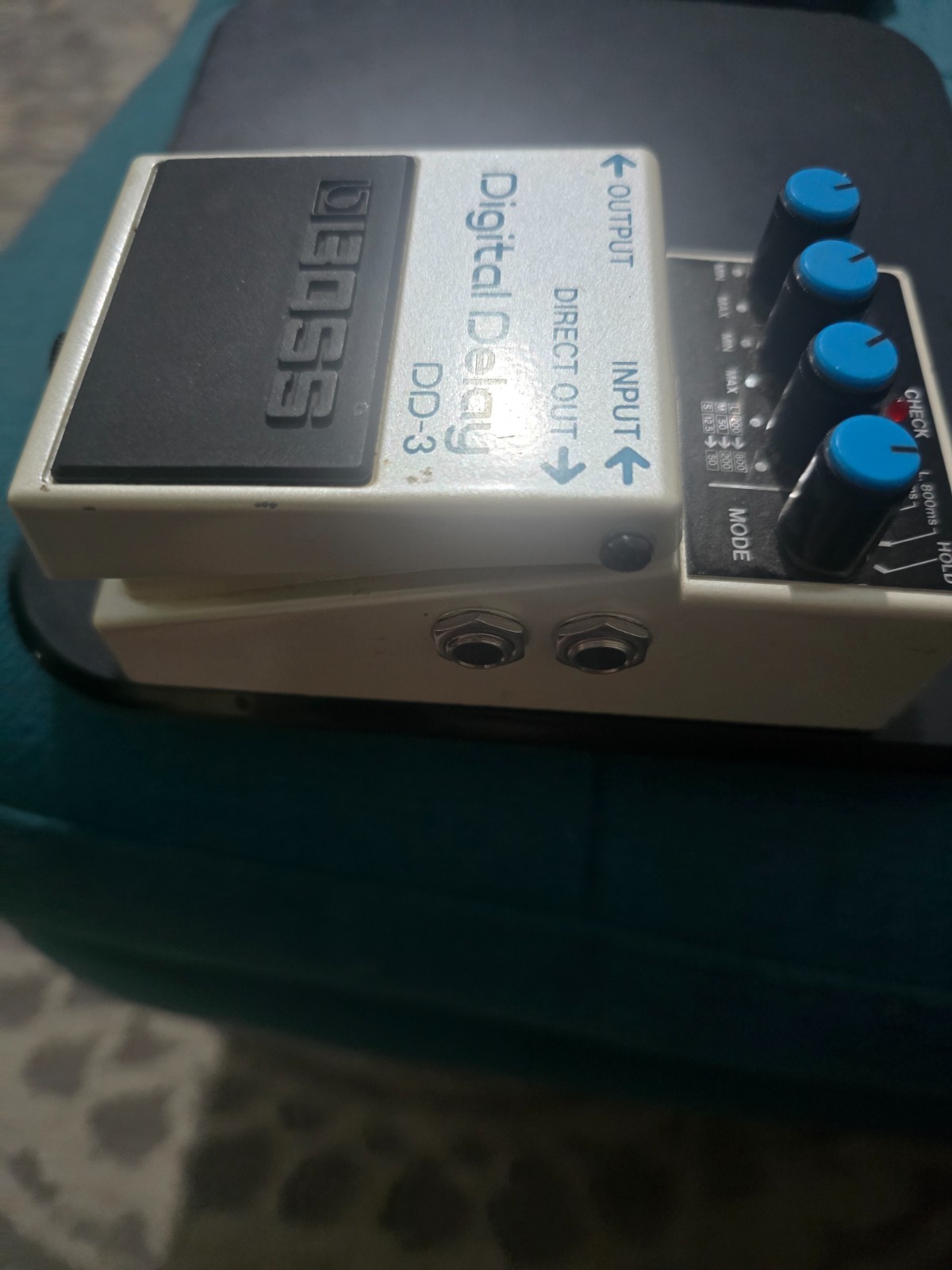 Boss (DD-3) Digital Delay Guitar Effect Pedal