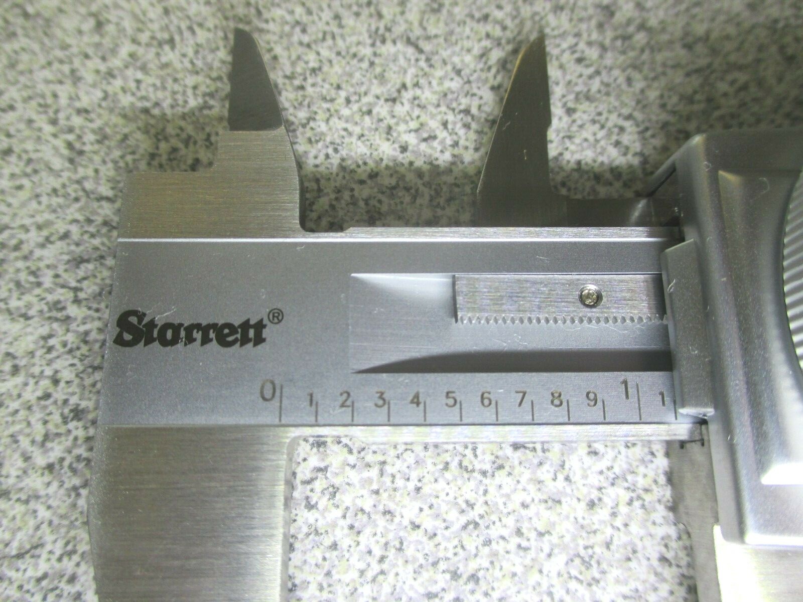 NEW Starrett 0-6" White Face Dial Caliper #3202-6