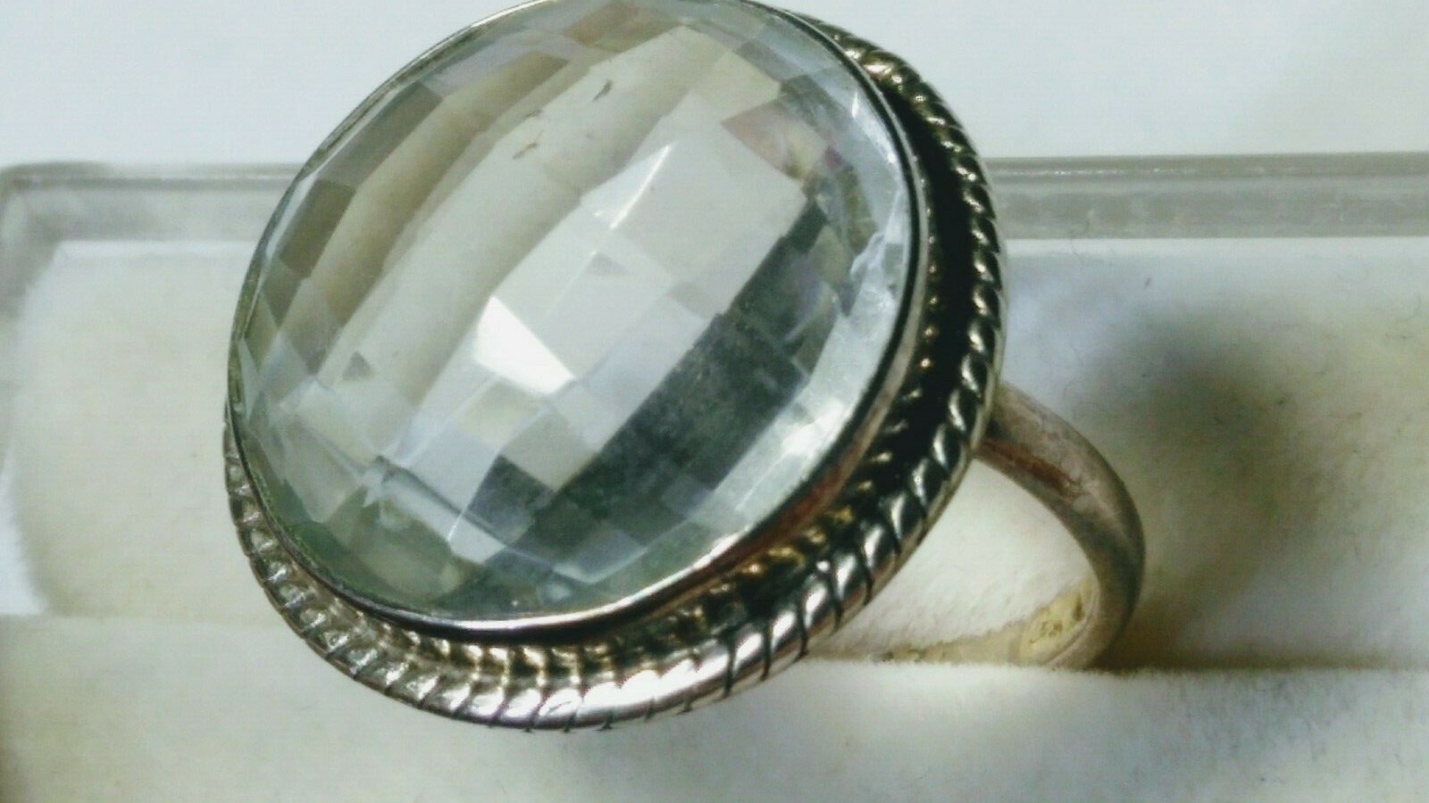 FETCHING NATURAL LEMON QUARTZ IN .925 STERLING SILVER RING SIZE 7.0-7.25!