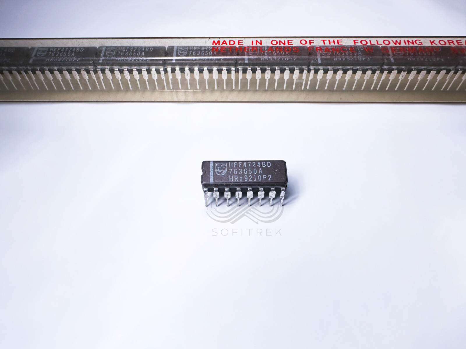 1X HEF4724BD PHILIPS 8-Bit Addressable Latch Ceramic IC 1-of-8 Decoder CDIP-16