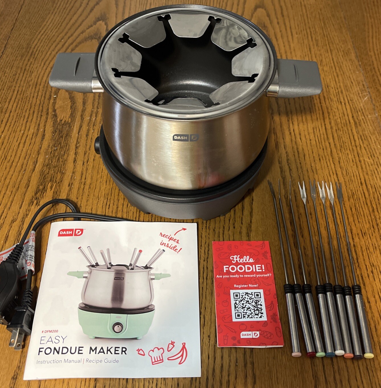 Dash 3 qt. Deluxe Fondue Maker Set in Gray