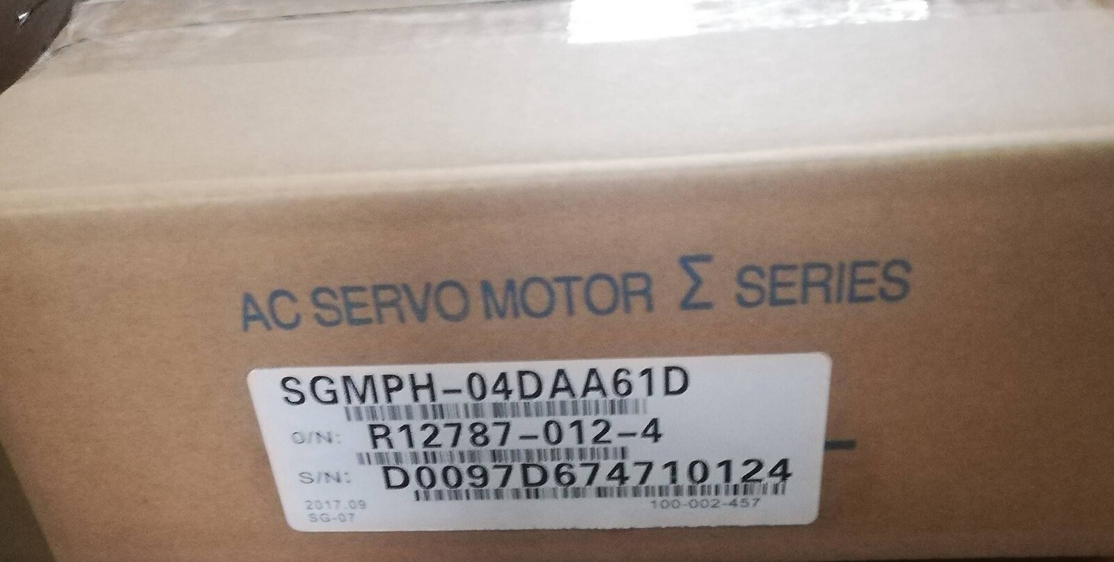 YASKAWA SGMPH-04DAA61D AC Servo Motor NEW