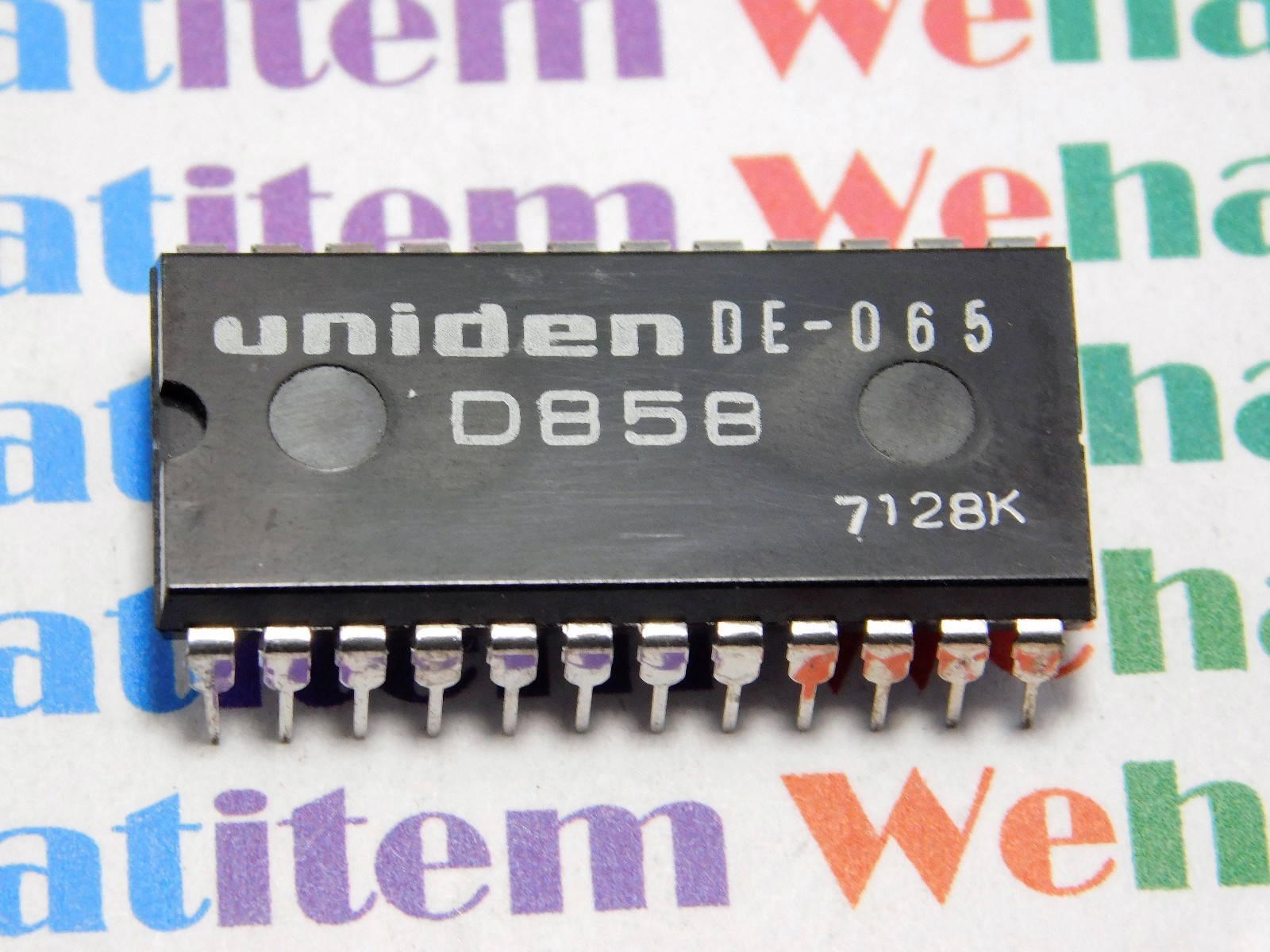 UPD858 / D858 / IC / DIP / 2 PIECES   (qzty)