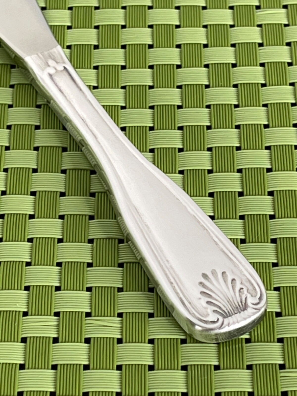 World Tableware COQUILLE Stainless Dinner Knife WT Shell Taiwan Flatware B124G