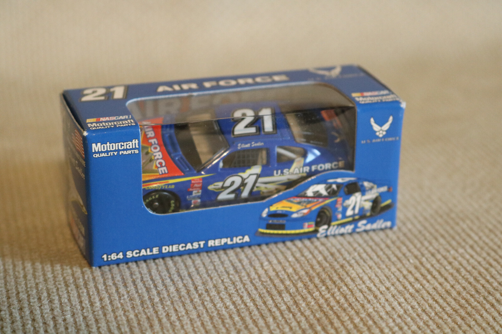USAF NASCAR MOTORCRAFT DIECAST 1:64 SCALE REPLICA #21 ELLIOTT SADLER RACECAR
