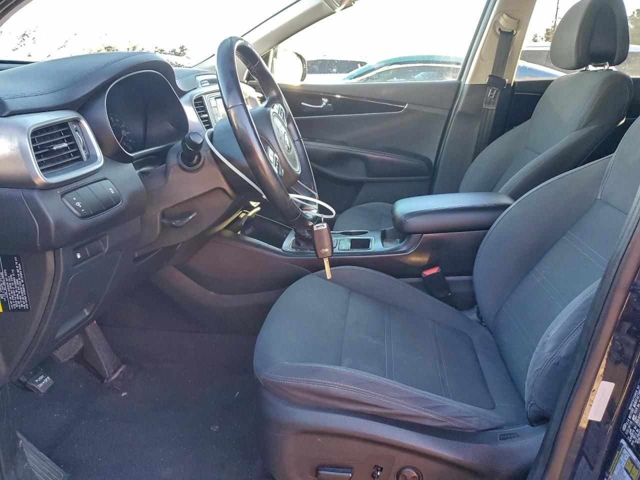 SORENTO 2016 Glove Box 4952761
