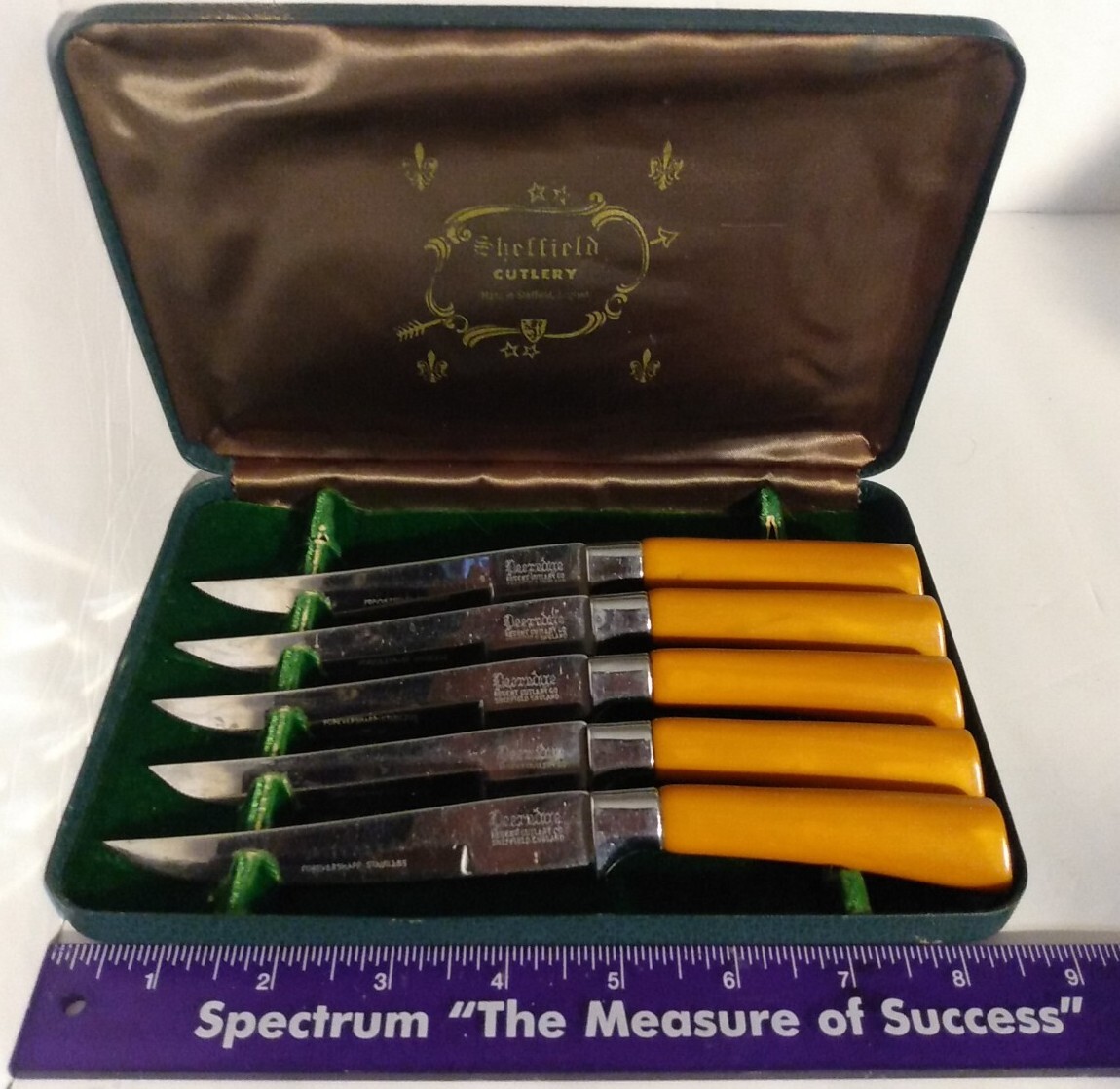 Steak Knives ORIGINAL BOX Sheffield England Forever Sharp BAKELITE? 5 -1 MISSING