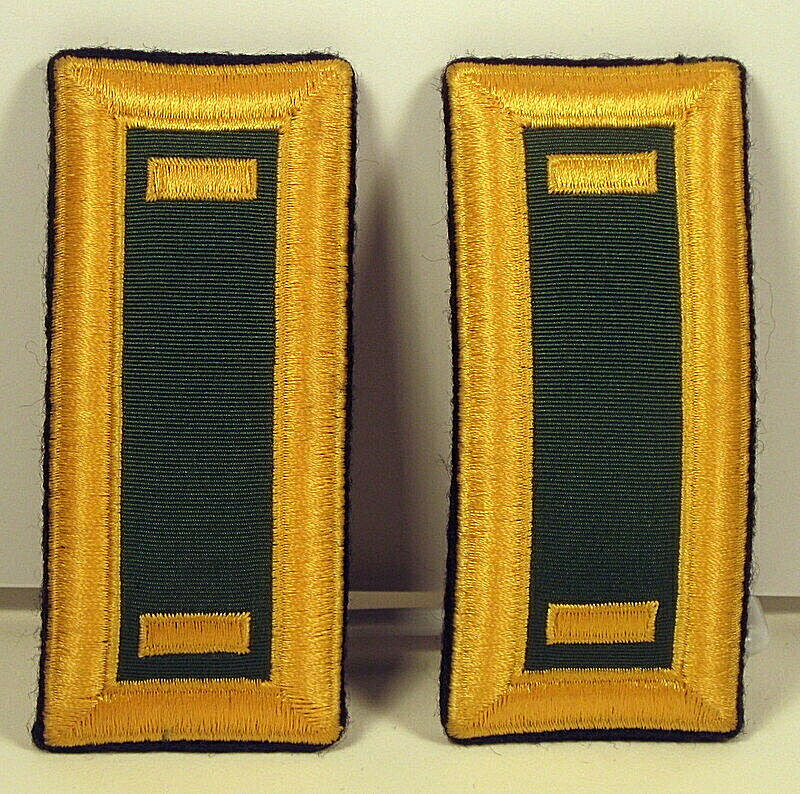 US Army Male Second Lieutenant Special Forces Green Beret Shoulder Straps Pair