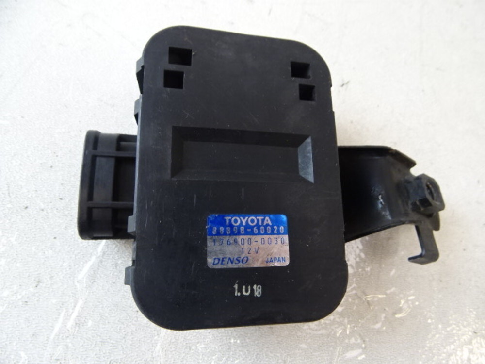 Lexus LX470 sensor, smoke 88898-60020