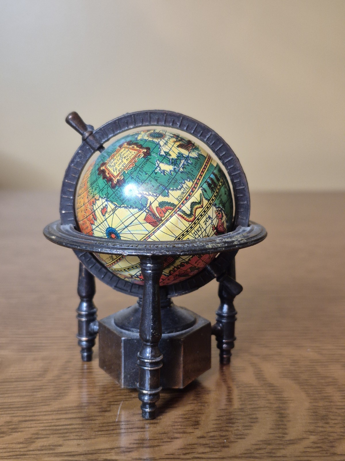 Die Cast Pencil Sharpener Globe World Vintage 1970s
