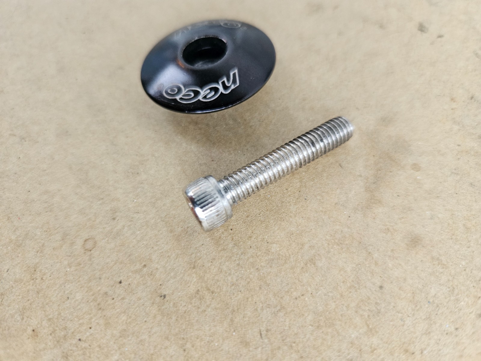Neco 1-1/8" Threadless Headset Top Cap + Bolt Black