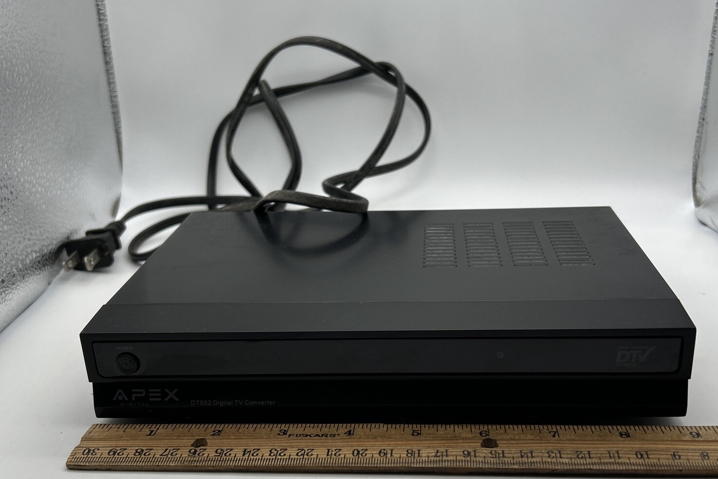 Digital TV  Converter Box No Remote Apex DT 502 Clean Works Great