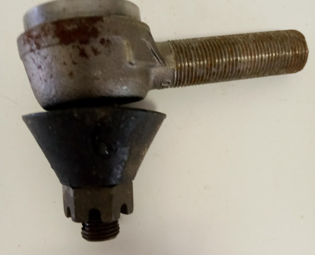 NOS MACK HOOD PIVOT SOCKET 37QC213A