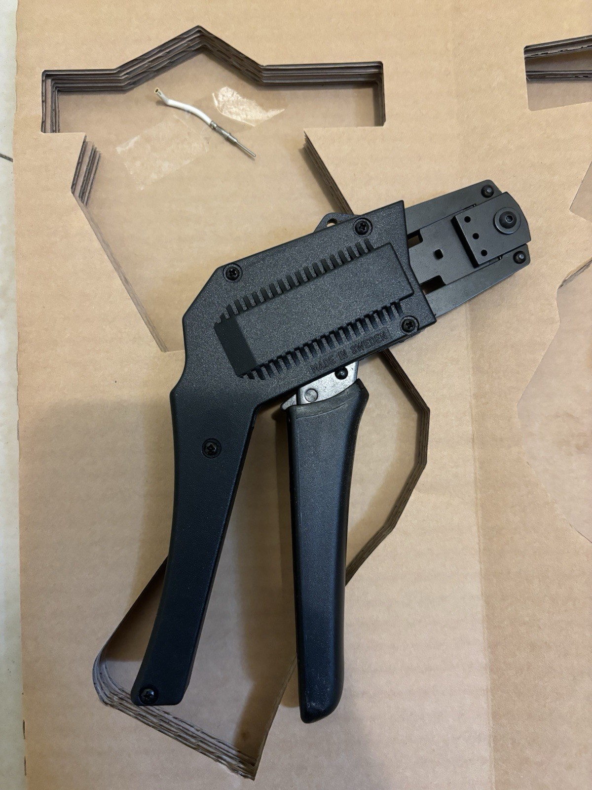TE Application Tooling Crimp Tool DTT-20-02, A130872