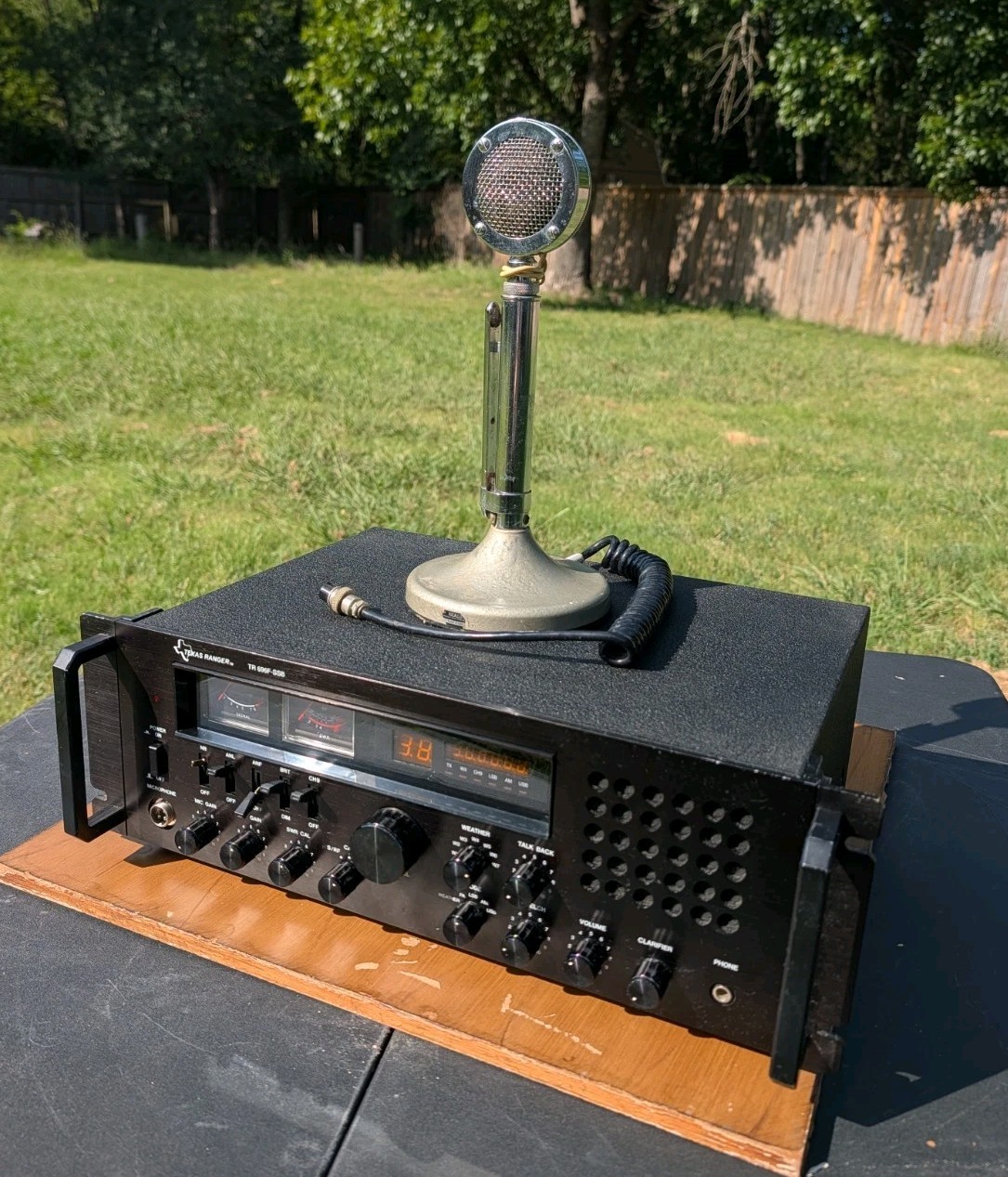 Texas Ranger TR 696F-SSB Rack Mount Power Amp Mic In Headphone Out AM/FM