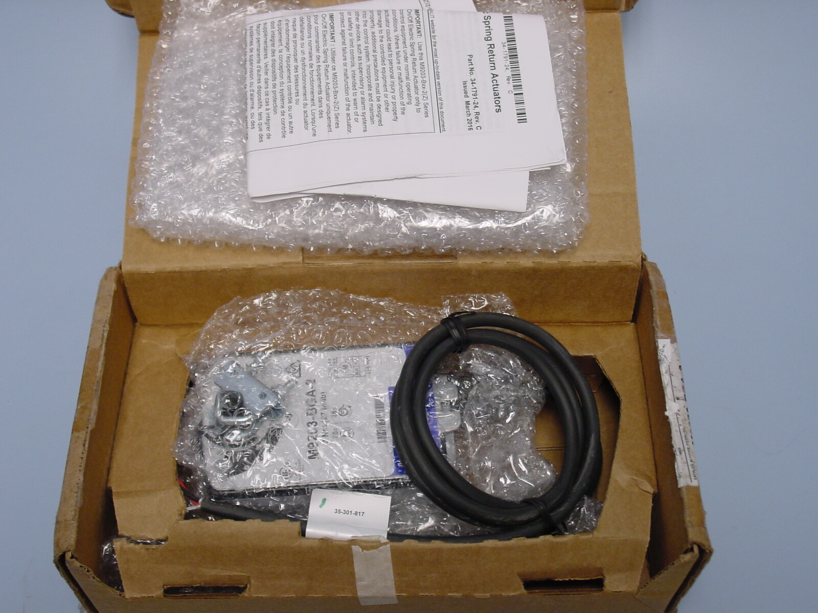 *JOHNSON CONTROLS M9203-BGA-2 DAMPER ACTUATOR 75 Sec. 25 Sec. Spring Return,24 V