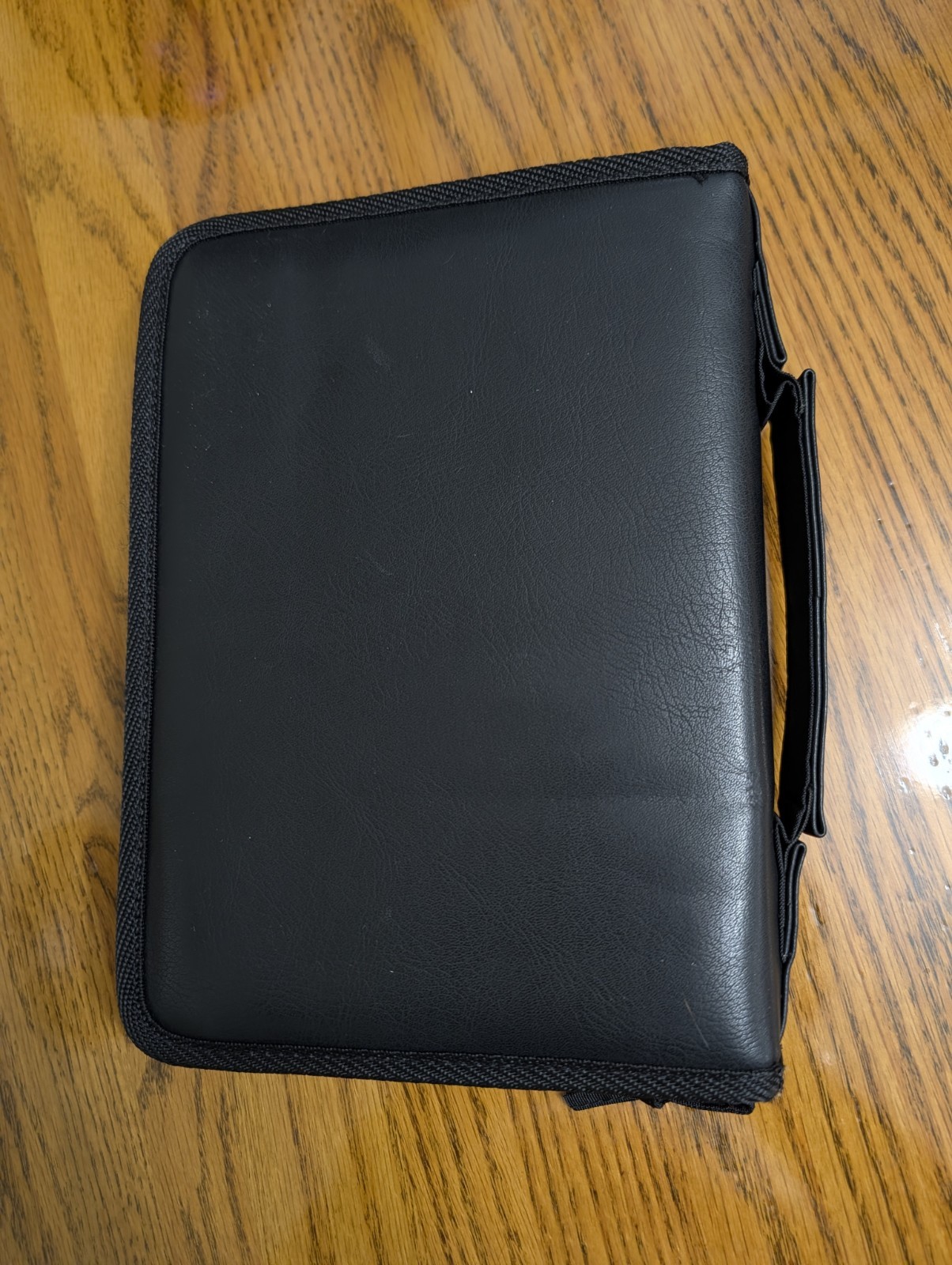 FUJIFILM Black Vinyl CD / DVD Storage Case... Holds 20 DVD Discs