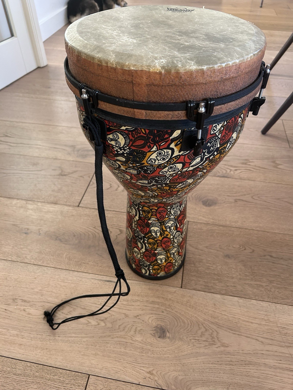 Remo Signature Djembe Drum Leon Mobley Fiberskyn 3 Reno Drum Mondo Mo-Fa Head
