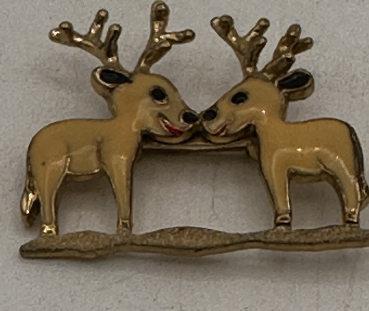 Hallmark Kissing Reindeer Enamel Pin