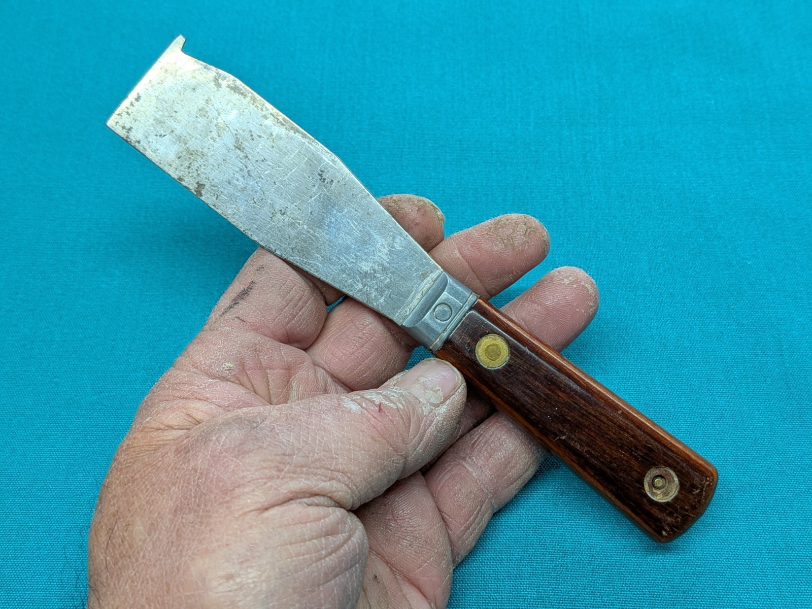 Modified Red Devil #P1  1-1/4" F lexible Putty Knife Hardwood Scales Hanger Hole
