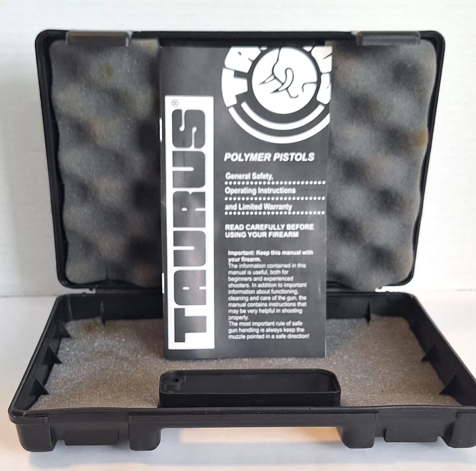 Taurus Black Hard Plastic Pistol Case w Foam, Cleaning Brush and Clip Loader EXC