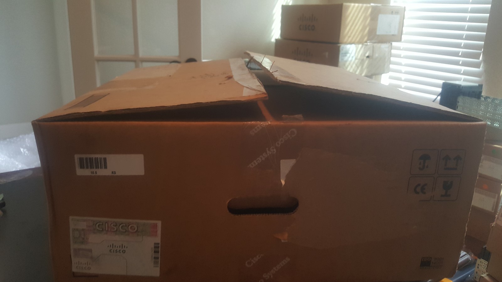cisco WS-C3650-48FS-E with PWR-C2-1025WAC New other