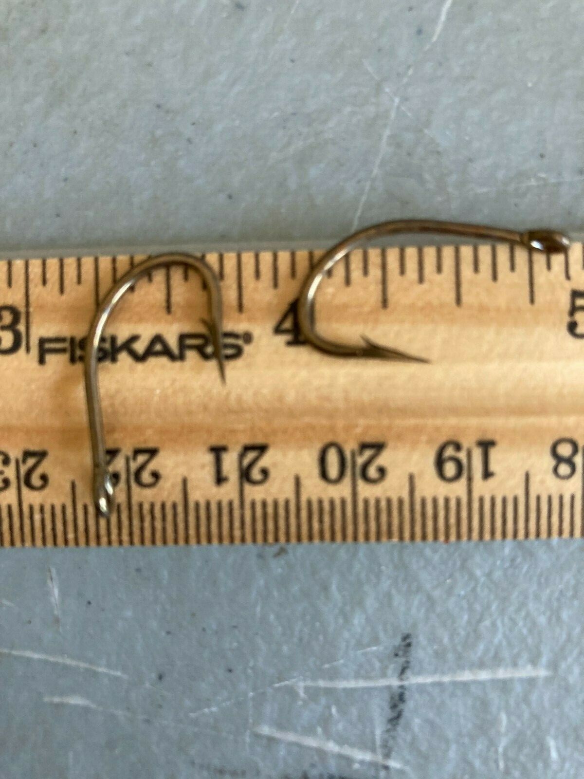 50 Eagle claw Bronze  Saltwater Live Bait Hooks size 1 Sticky Sharp