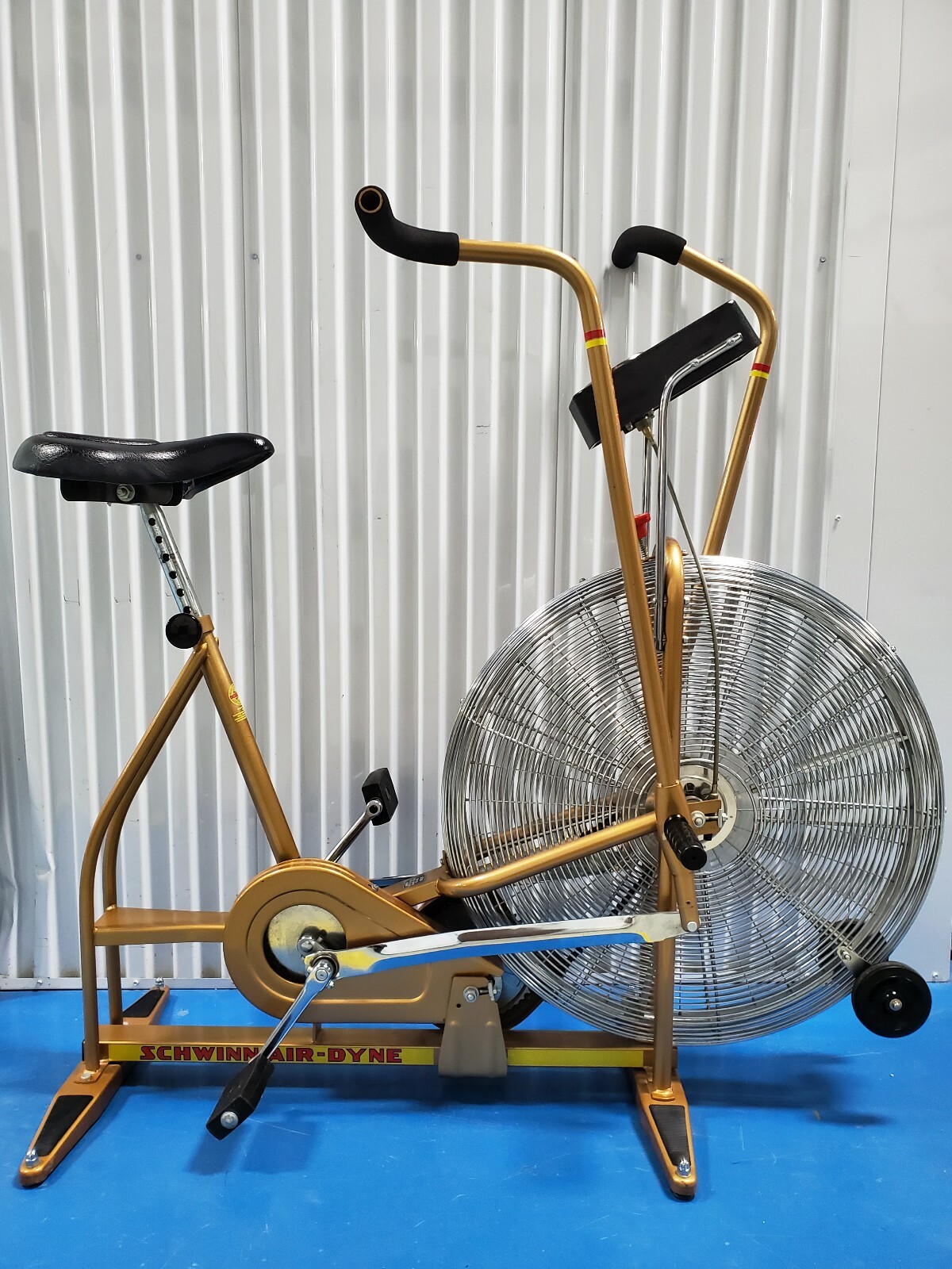 Schwinn Classic Airdyne, upright cardio bike in perfect shape! We Ship very fast
