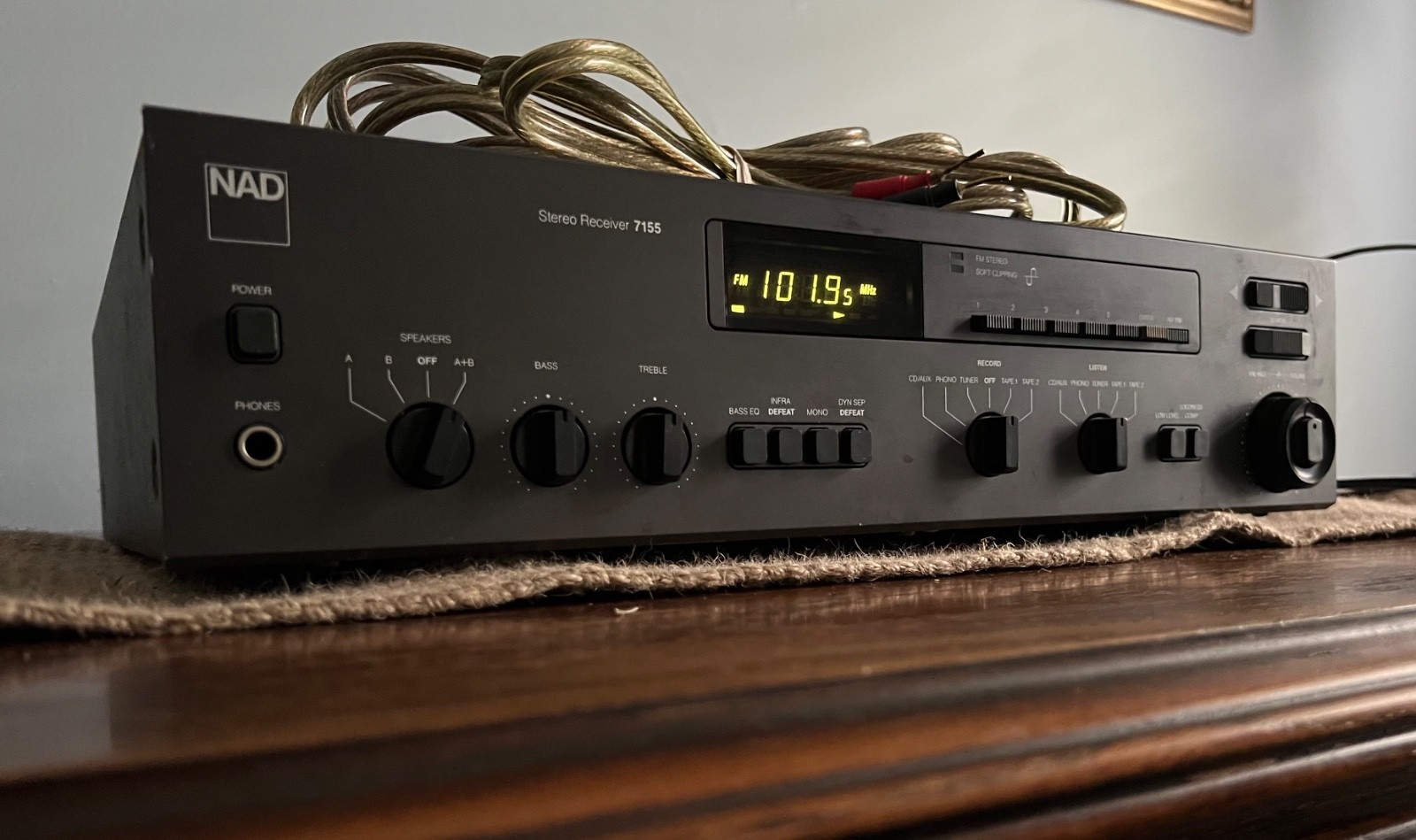 NAD 7155 110W 55wpc VTG Stereo Receiver Amplifier w/cables WORKS Nice Condition!