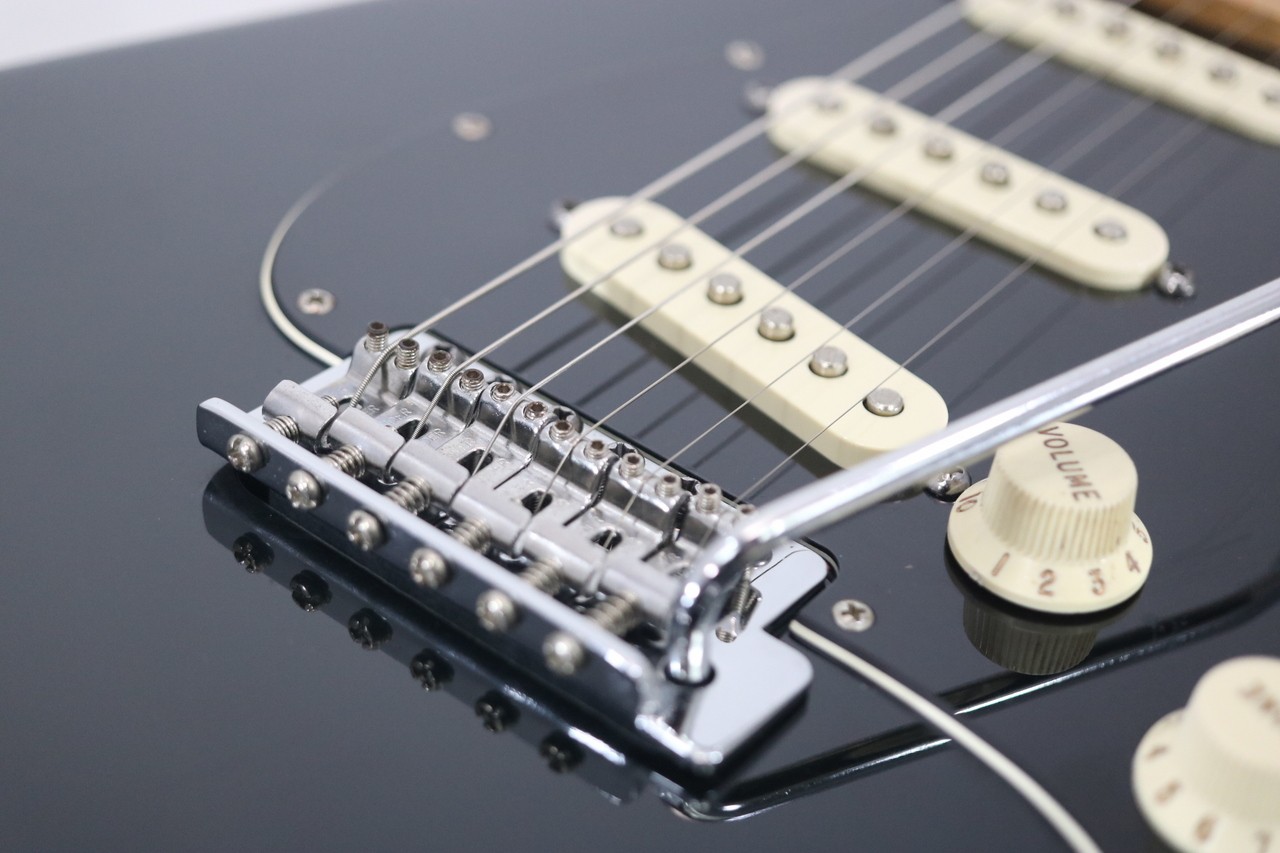 Fender FSR STANDARD STRATOCASTER