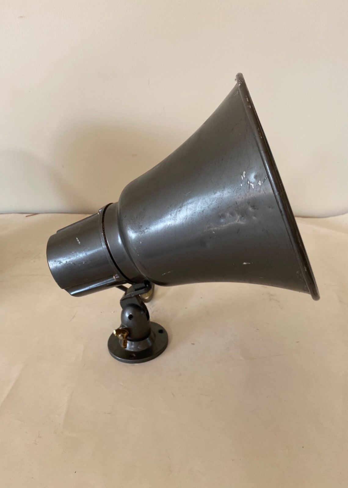 Toa horn speaker