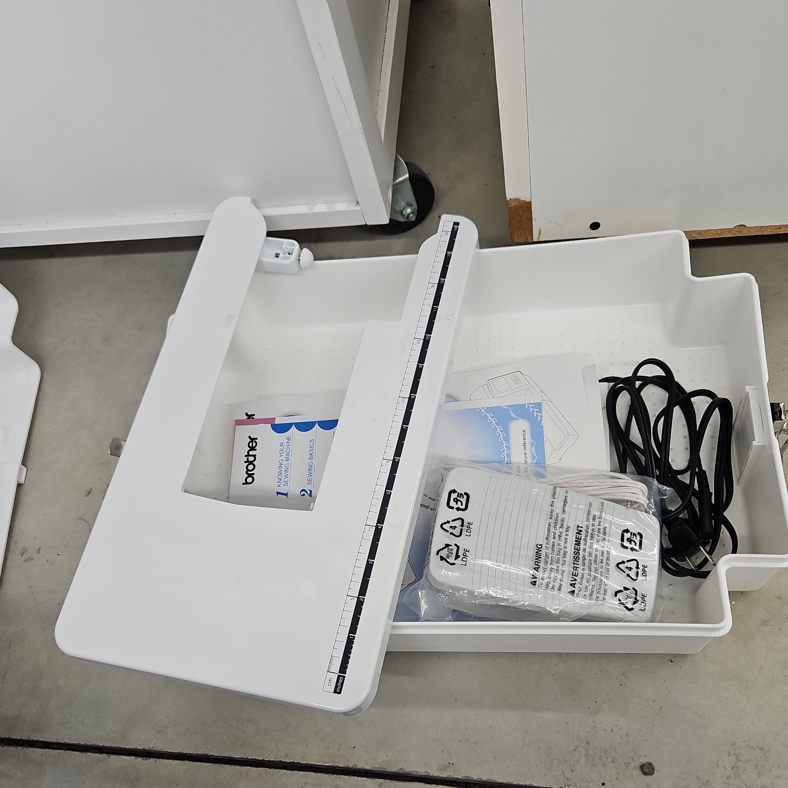 Brother HC1850 Computerized Quilting Sewing Machine LCD Free Arm w/ Case