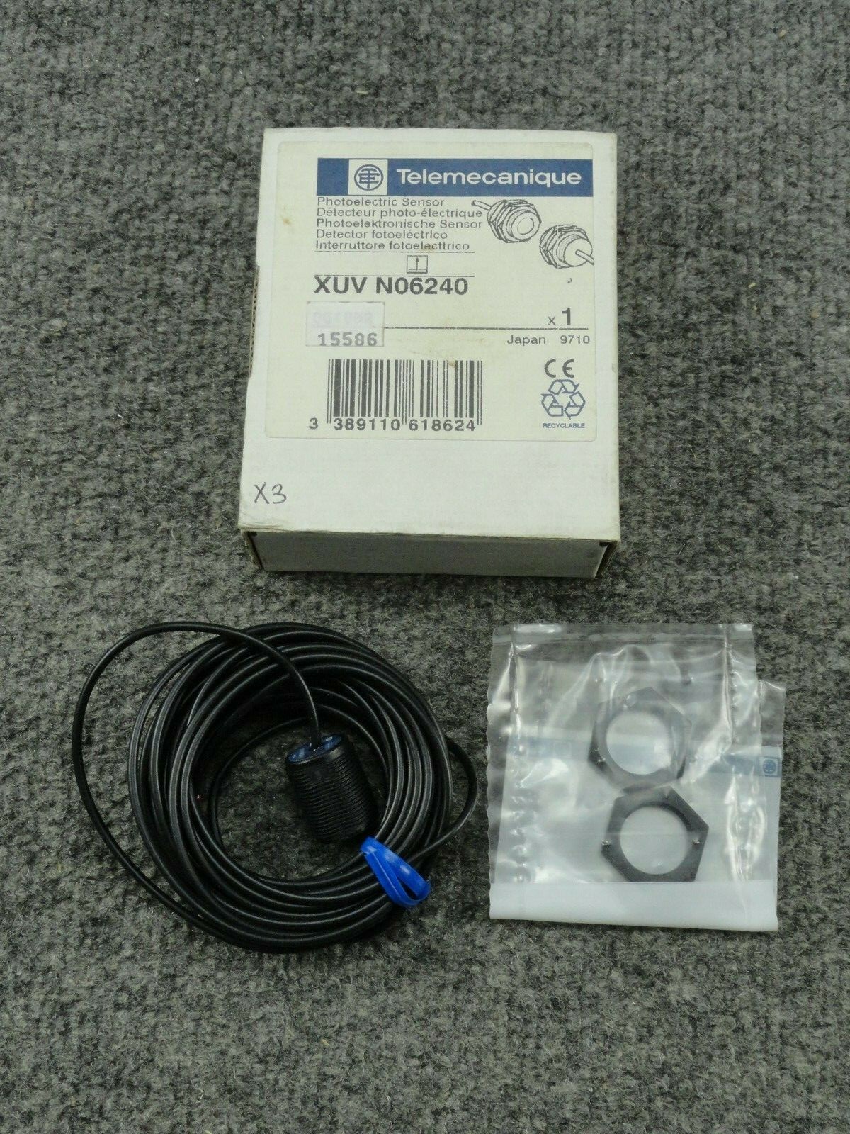 New Unused Telemecanique XUV N06240 Photoelectric Sensor XUVN06240