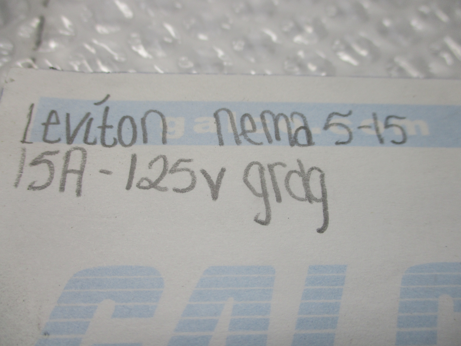 LEVITON NEMA 5-15 GRDG CONNECTOR PLUG NSNP