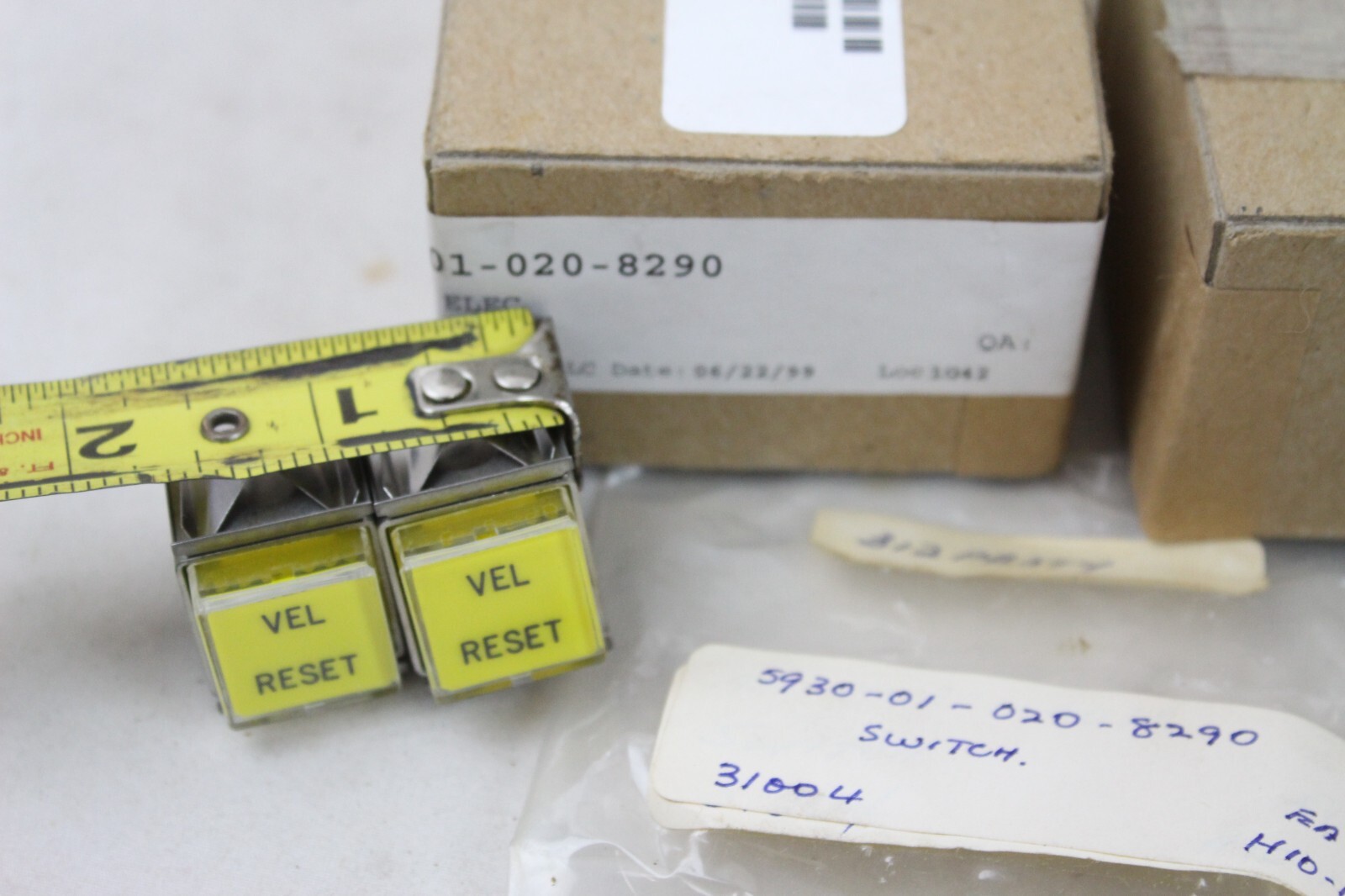 2 Vintage NOS Micro Switch Freeport N32895 6823 Vel Reset Push Button Square