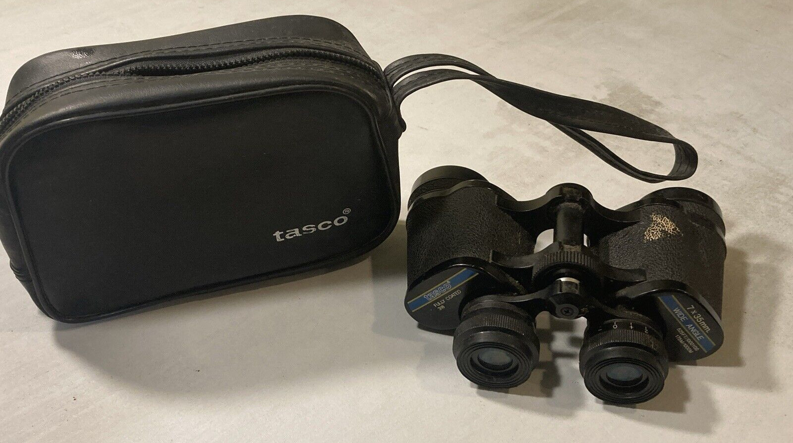 Vintage TASCO Model 118 7x35 578ft @ 1000yds Extra Wide Angle Binoculars W/ Case
