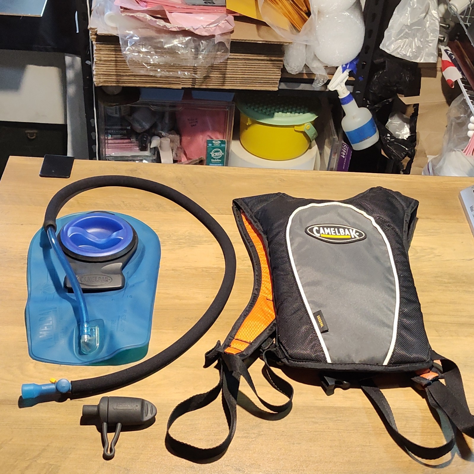 CamelBak Mule NV 32 oz Hydration Pack Backpack Black/Gray/Orange M/L