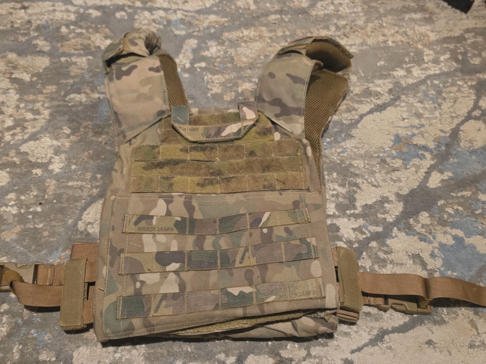SHELLBACK TACTICAL Stealth Low Vis Concealable Plate Carrier Multicam MED/LG